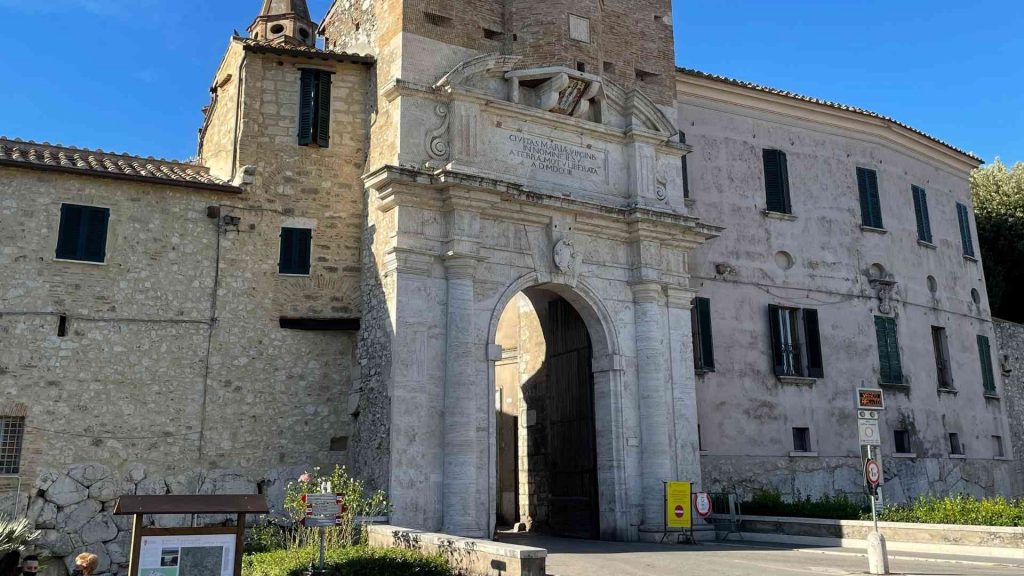 L'ingresso monumentale di Amelia detto Porta Romana